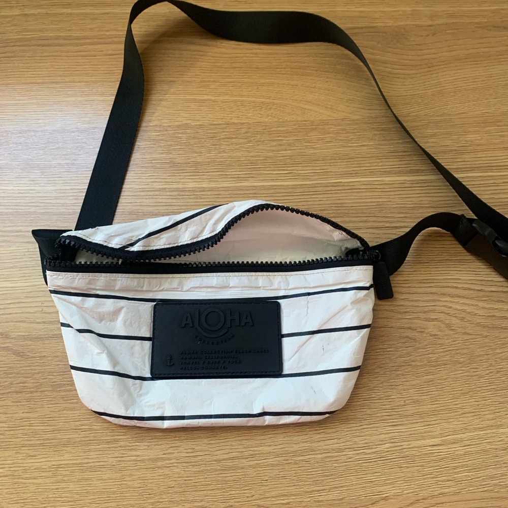 Aloha collection cross bag